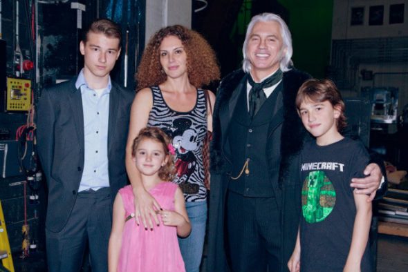 Дмитрий Хворостовский с семьей