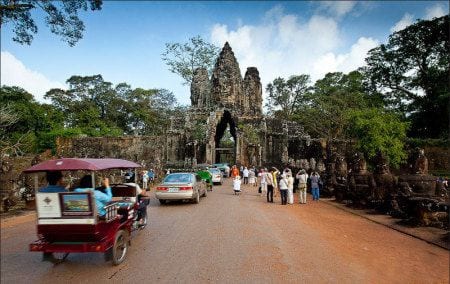 Вход в Ангкор-Тхом через Южные ворота