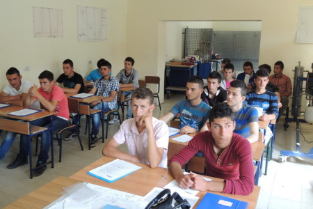 Студенты в Албании