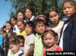 Дети оралманов, живущих в селе Есиль Карагандинской области. Иллюстративное фото.